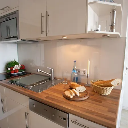 Premium Rosenmoewe Sylt Апартаменты *